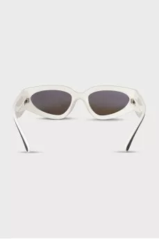 Cat-eye sunglasses with the brand logo