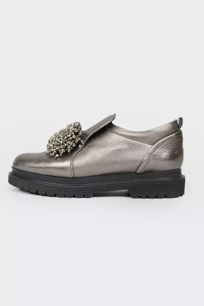 Loafers with metal beads