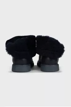 Черные ботинки с меховым верхом