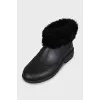 Rubber boots insulated with fur