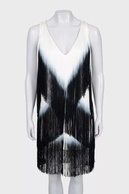 Cocktail dress with earrings and fringe