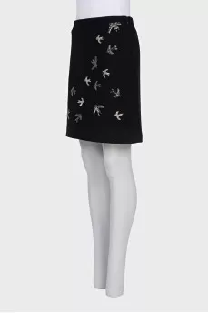 Straight skirt decorated with beads