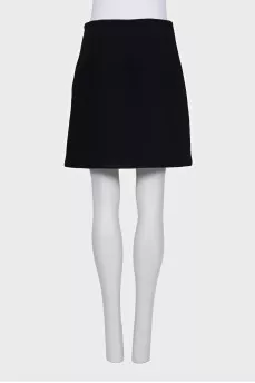 Straight skirt decorated with beads