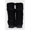 Insulated suede boots without fastening