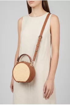 Round bag with straw insert