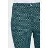 Cropped printed trousers with a crease