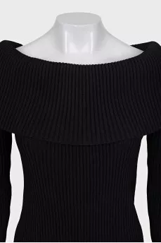 Fitted off-the-shoulder jumper