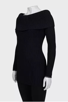 Fitted off-the-shoulder jumper