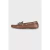 Leather loafers with contrast laces