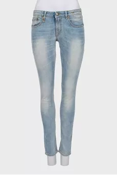 Светло-голубые джинсы skinny fit на низкой посадке