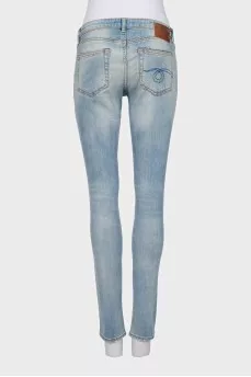 Светло-голубые джинсы skinny fit на низкой посадке
