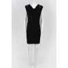 Fitted dress with a zipper on the shoulders