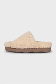 Fur slippers with leather insert