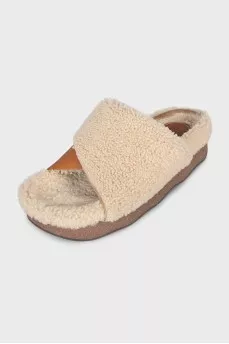 Fur slippers with leather insert