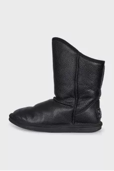 Insulated black ugg boots