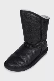 Insulated black ugg boots