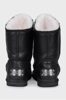 Insulated black ugg boots