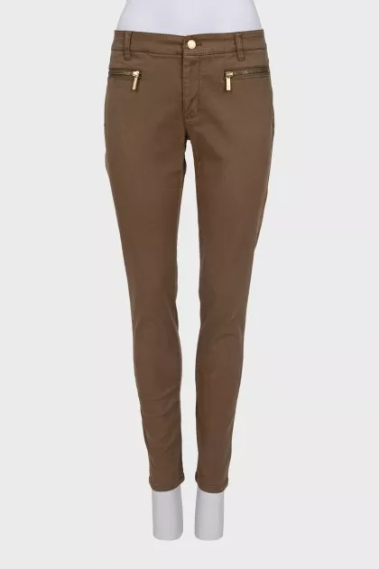 Slim-fit jeans with zippered pockets
