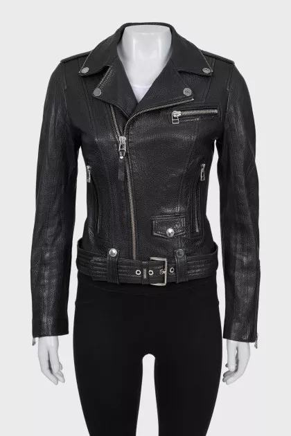 Leather jacket with a fitted cut and a belt