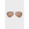 Aviator sunglasses with mirrored lenses