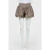 Short skirt without belt