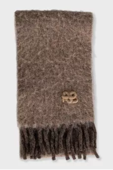Wool scarf with branded patch