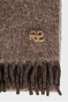 Wool scarf with branded patch