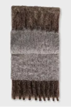Wool scarf with branded patch