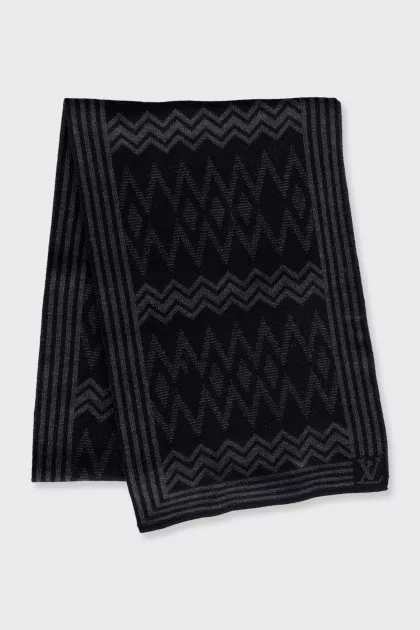 Wool scarf with geometric print
