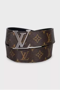 Wide belt with brand logo