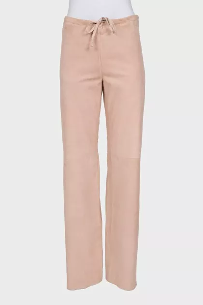 Loose-fitting leather trousers