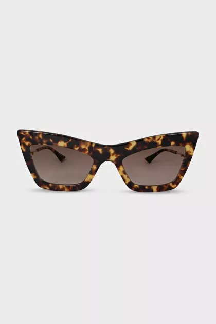 Cat-eye frames in animal print