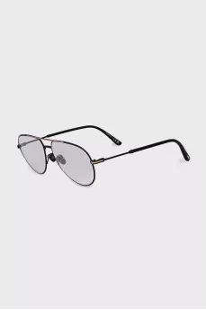 Black aviator-shaped frames