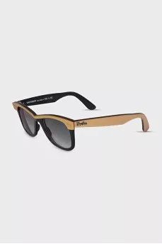 Sunglasses with gradient lenses