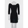Fitted dress with a contrast collar