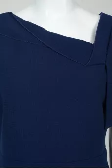 Dress with asymmetric collar