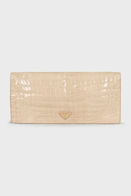 Textured leather clutch with magnetic closure