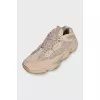 Сірі кросівки Yeezy 500