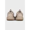 Сірі кросівки Yeezy 500