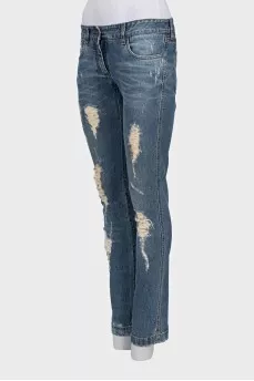Low-rise jeans with a ripped effect