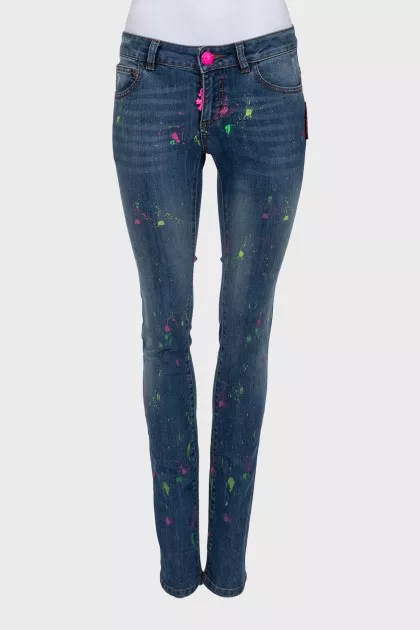 Jeans with an accent jacron and print