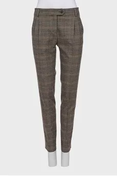 Plaid trousers with creases