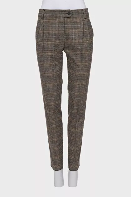 Plaid trousers with creases