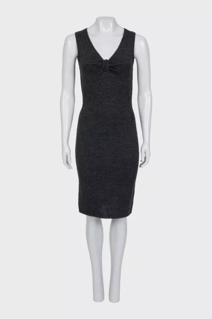 Gray sleeveless dress with a bow
