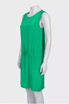 Green sleeveless silk dress