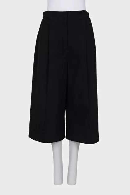 Black culottes with pockets