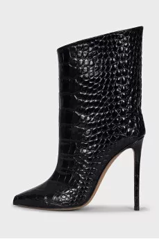 Cropped boots with embossed leather