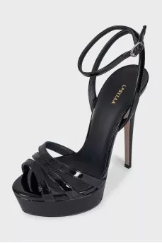 Lola sandals