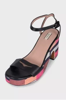 Leather sandals with printed soles