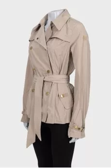 Short coat with a belt